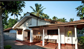 Anura Villa